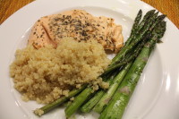 Simple Quinoa Recipe (served with salmon and asparagus)