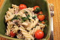 Fusilli Pasta with Spinach, Mushrooms & Tomatoes