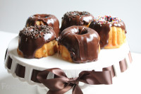 Vanilla Mini Bundt Cakes with Kahlua