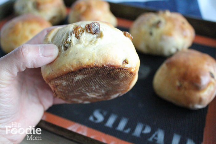 hot cross buns upclose | hip foodie mom