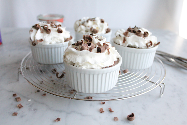 Mini Chocolate Cream Pies stand | HipFoodieMom.com