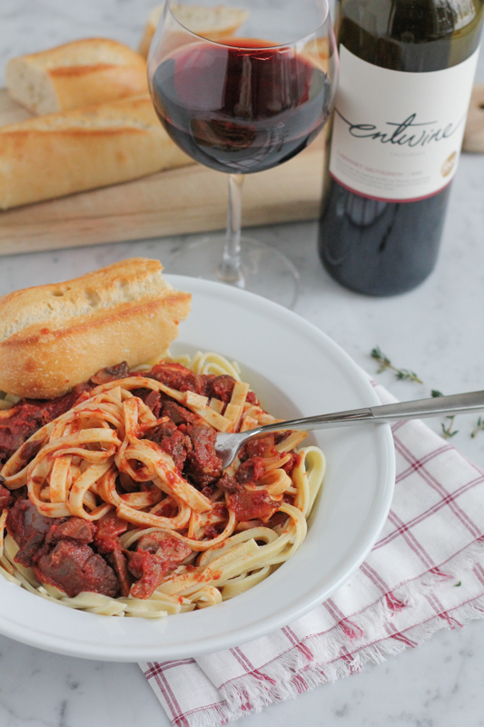 The best slow cooker bolognese sauce with chunks of beef, rich in flavor and delicious! Perfect for a special night in! #valentinesday #slowcookerrecipe