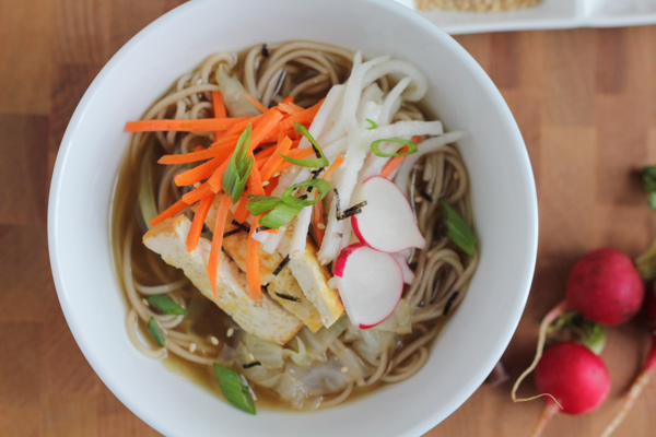 asiatische-nudelsuppe-schuessel-winzige-titten-kostenlose-filme