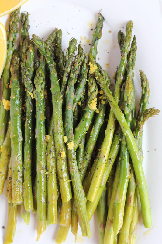 Bright, delicious and with all the right hints of lemon, this Roasted Asparagus with Lemon couldn't be easier to make! And it's so delicious! You've got to try this! 