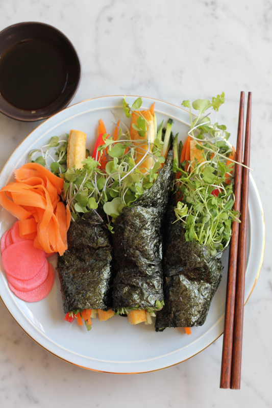 Vegan, low-carb, light and fresh, give these Avocado Tofu Veggie Hand Rolls a try! They are delicious and EASY to make! #handrolls #vegan #lowcarb @hipfoodiemom1