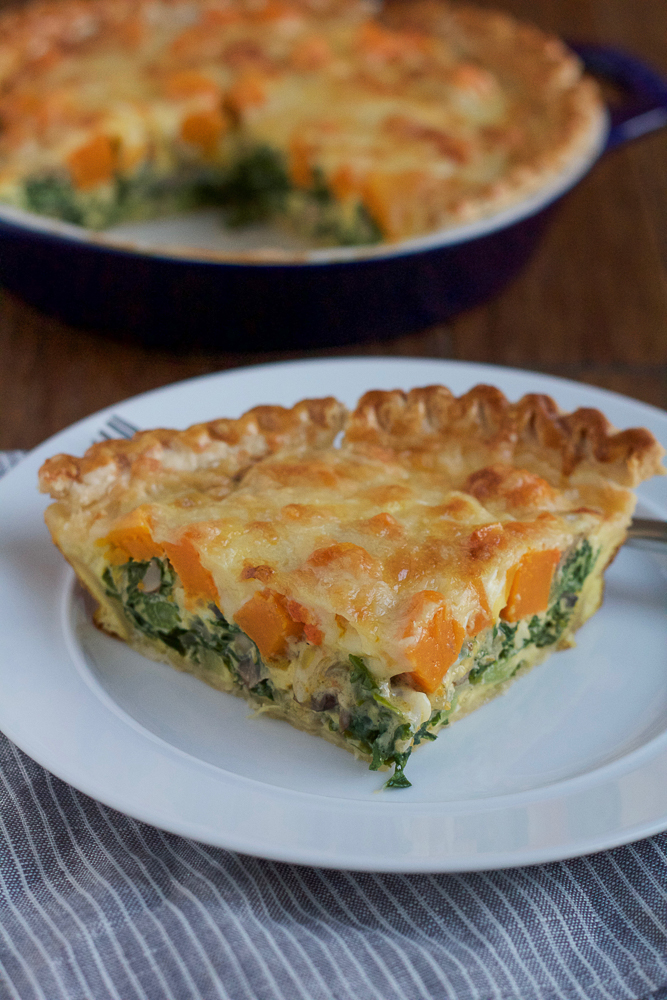 Celebrate the flavors of the season with this fall inspired quiche! Packed with roasted butternut squash, kale and gruyere cheese, this quiche will make the perfect breakfast or brunch! #ad