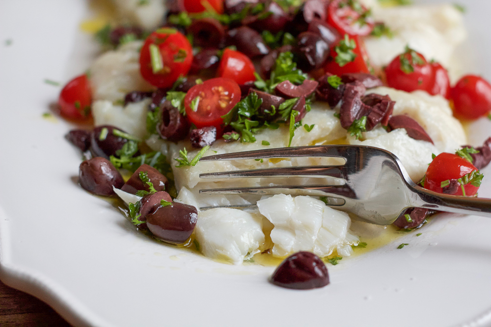 Delicious, flavorful, EASY to make and ready in under 25 minutes, try my Baked Cod with Olive Topping!!! 