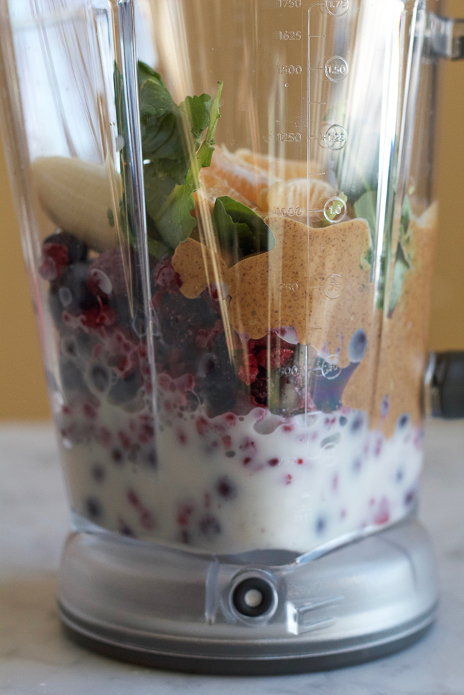Start off the New Year right!! Try this Superfood Smoothie Bowl!! Packed with leafy greens, berries, fruit, hemp seeds and more!