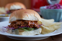 Slow Cooker Pulled Pork Sandwiches