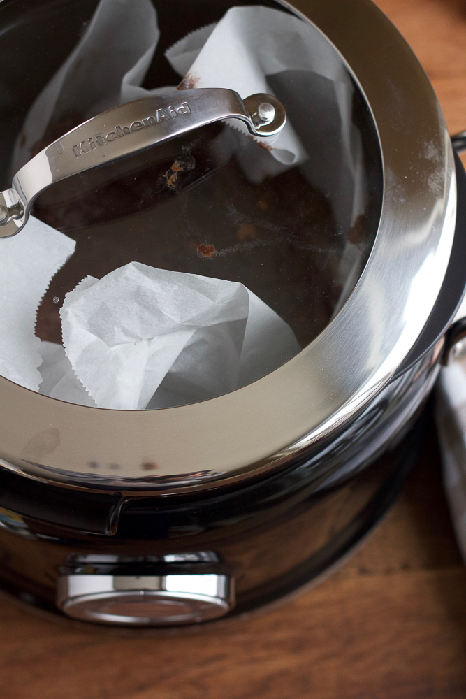 Use your slow cooker for something sweet and fabulous! Make these rich, delicious Slow Cooker Brownies!! Flaky, chocolatety, fudgy and everything good. . you won't believe these were made in a slow cooker! 