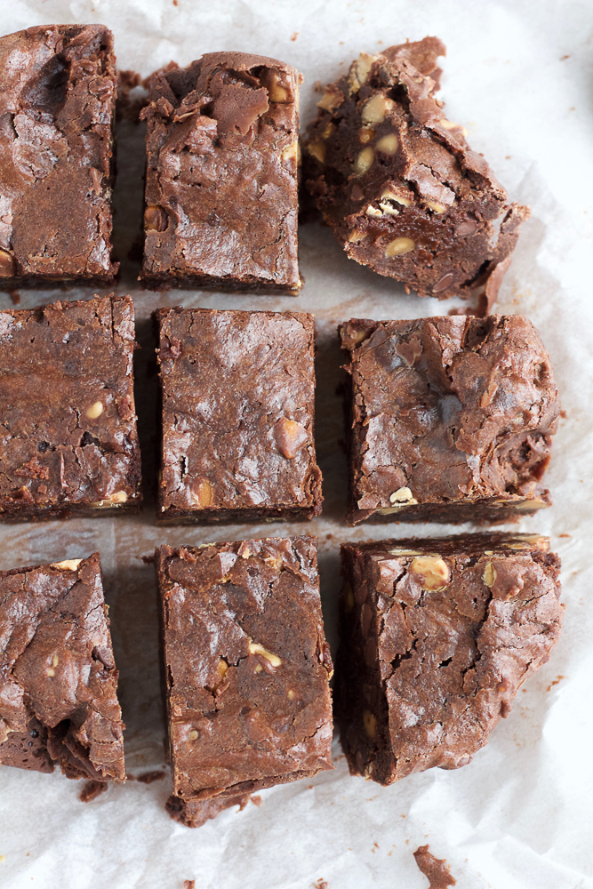 Slow Cooker Brownies + A Giveaway! • Hip Foodie Mom