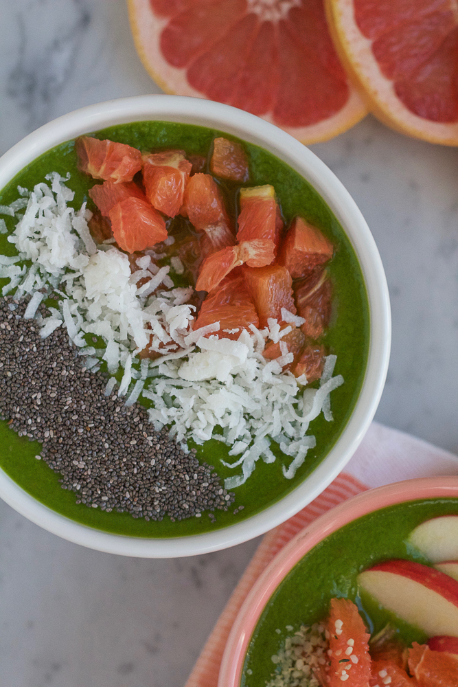 Energizing Winter Smoothie Bowls! Packed with spinach, kale, almond butter, oranges and grapefruit, this is just the way you want to start your morning! 