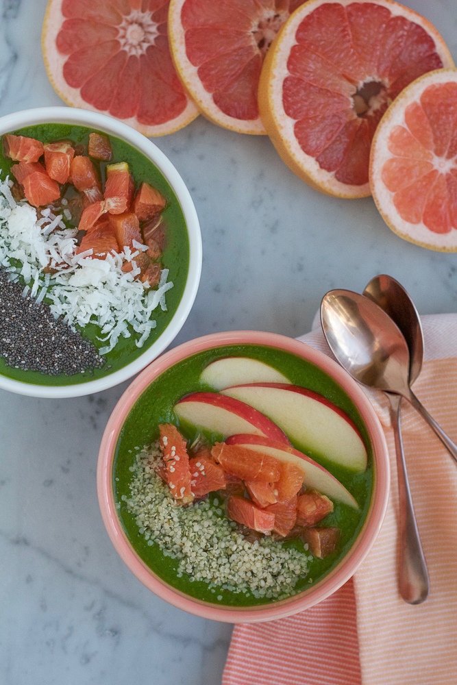 Energizing Winter Smoothie Bowls! Packed with spinach, kale, almond butter, oranges and grapefruit, this is just the way you want to start your morning! 