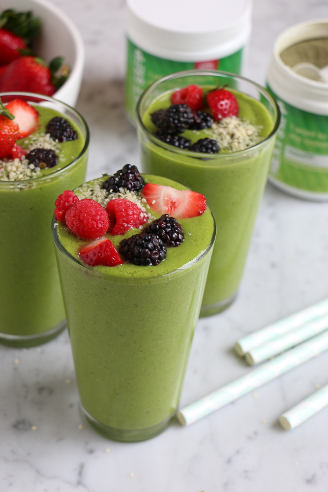 Spinach Berry Smoothie!! A refreshing spinach smoothie with bananas, mangos, almond butter and Next Step AppeFIT Mixed Berry Powder! You've got to try this!
