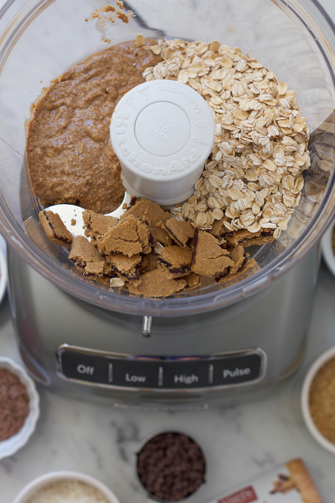 Protein Rich Energy Bites packed with a combination of almond butter and peanut butter, chia seeds, flaxseeds and more! So easy to make and great for snacking, you have to give this recipe a try! PLUS enter to win a $100 VISA gift card, $25 in Van's Foods coupons and a reusable lunch set!