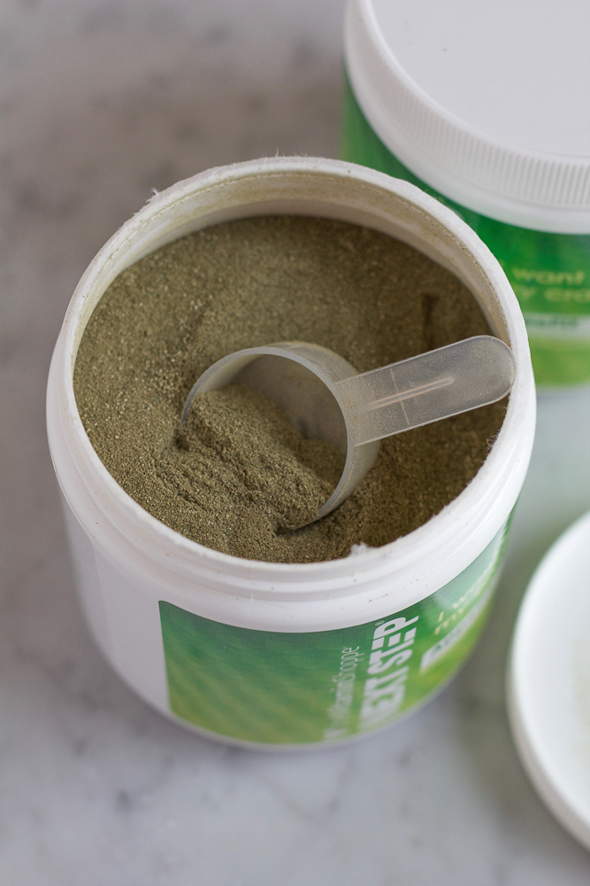 Spinach Berry Smoothie!! A refreshing spinach smoothie with bananas, mangos, almond butter and Next Step AppeFIT Mixed Berry Powder! You've got to try this!