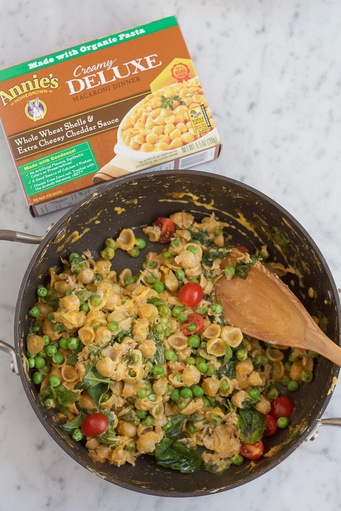 Fancy Mac and Cheese with Spinach and Peas!! Give your regular ole macaroni and cheese a much needed makeover! Mix in some fresh spinach, peas and tuna for some added protein! Your entire family will be asking for seconds!