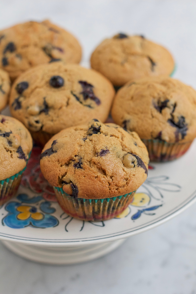 Healthy Lemon Blueberry Muffins!!! Bursting with fresh, plump, juicy blueberries and packed with lemon zest and coconut sugar, these muffins are just the thing to bake this summer! 