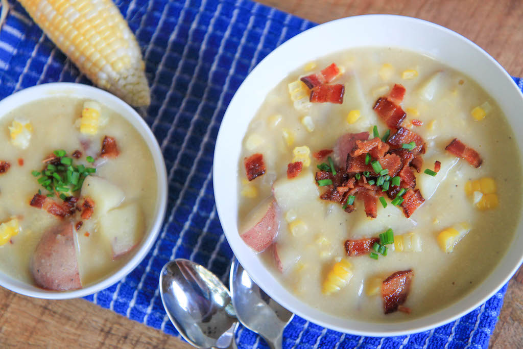 Healthy Weekly Meal Plan 7.16.16! A healthy weekly meal plan featuring Peach Caprese Quesadillas, healthy Creamy Corn Chowder, Lemon Garlic Shrimp and more!