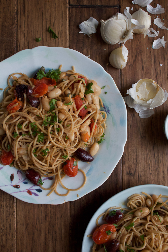 Healthy Weekly Meal Plan 10.15.16! Fall is here in full swing! A healthy weekly meal plan featuring Ratatouille Lasagna, Creamy Sundried Tomato and Chicken Pasta, Roasted Autumn Squash Soup, Whole Grain Pasta with White Beans and Tomatoes and more!