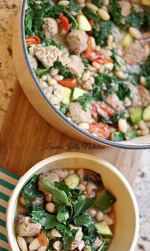 Healthy Weekly Meal Plan 10.22.16! Fall is here in full swing! A healthy weekly meal plan featuring White Bean Kale Sausage Stew, Buffalo Chicken Sloppy Joes, Autumn Minestrone Soup, Spicy Cauliflower Mac and Cheese and more!