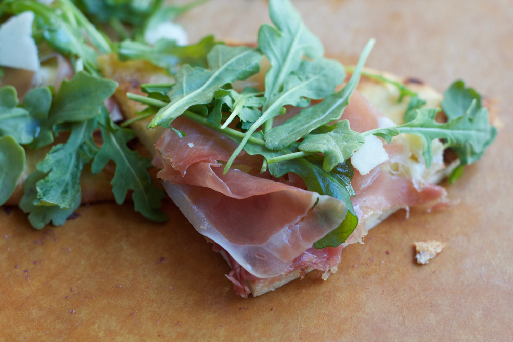 prosciutto arugula flatbread pizza