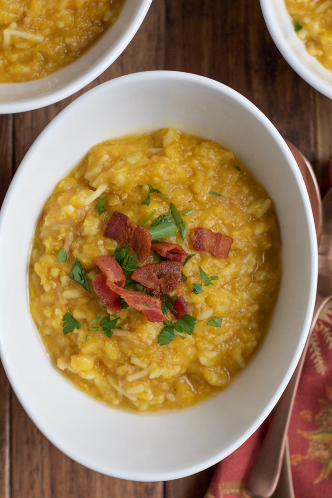 Healthy Weekly Meal Plan 11.12.16! A healthy weekly meal plan featuring Saut&eacute;ed Sweet Potato and Greens Breakfast Bowls, Autumn Corn Chowder, Butternut Squash Potato Leek Soup and more!