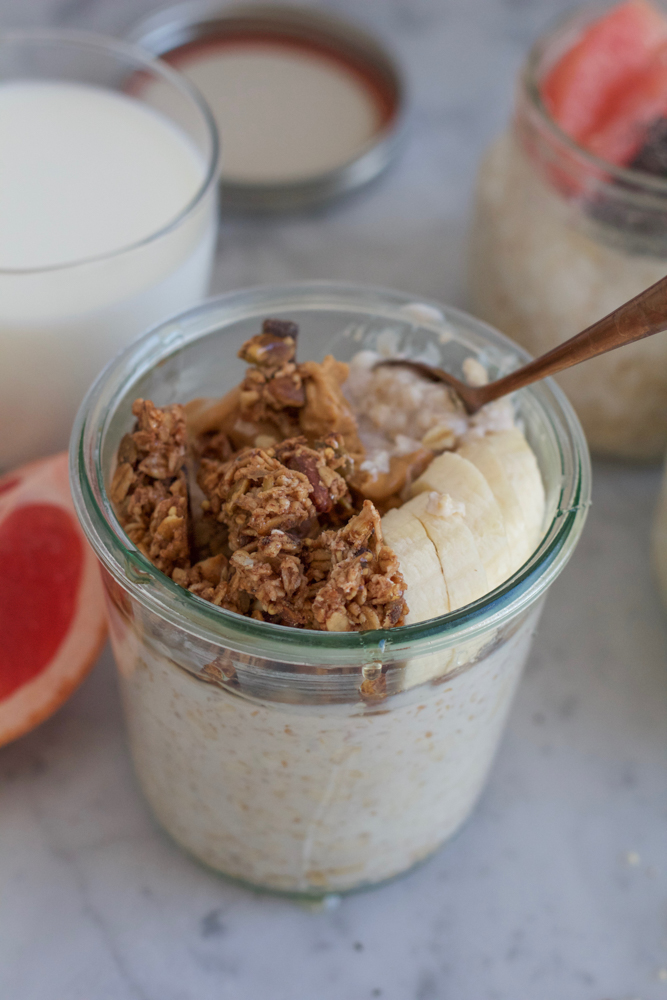 Almond Butter Banana Overnight Oats! Prep everything the night before and wake up to this delicious and nutritious breakfast! Have you tried overnight oats yet? If not, what are you waiting for?