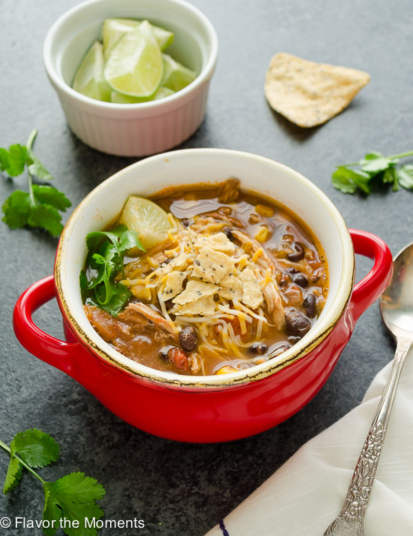 Healthy Weekly Meal Plan 1.21.17! Check out this week’s meal plan featuring Thai Coconut Peanut Chicken Noodles, a Berry Green Buddha Bowl, Veggie Lo Mein and more!