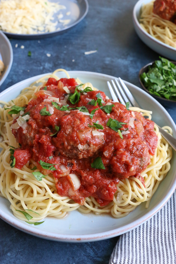 Slow Cooker Spaghetti And Meatballs - Hip Foodie Mom