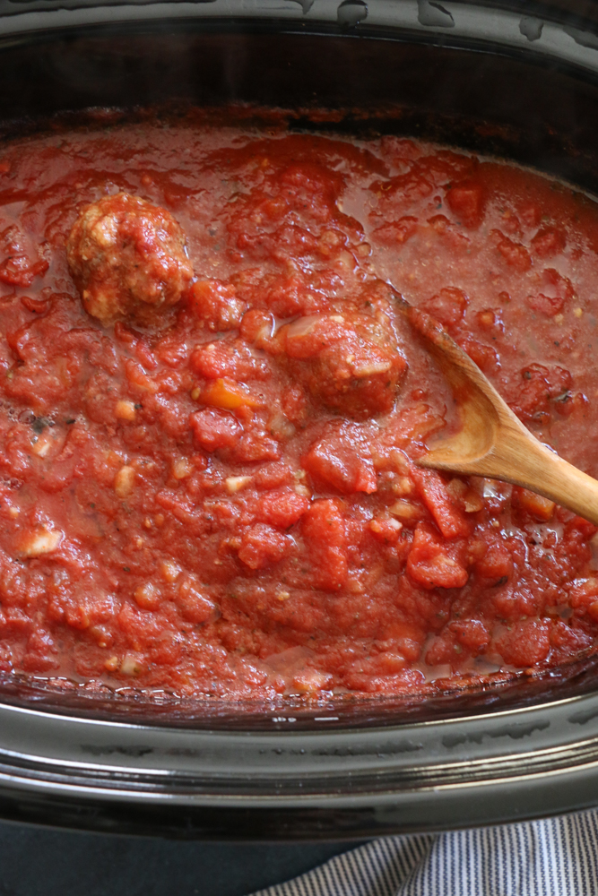 Meatballs made in the slow cooker