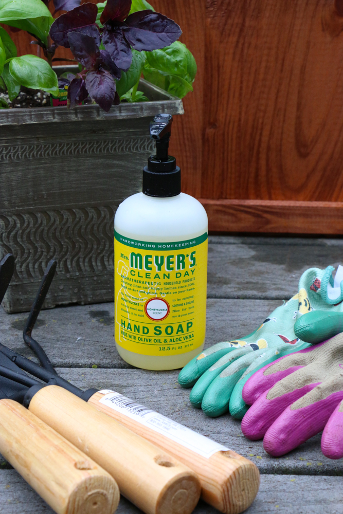 Digging in to grow some good in partnership with Mrs. Meyer's Clean Day! Learn how you can make a difference in your own community.