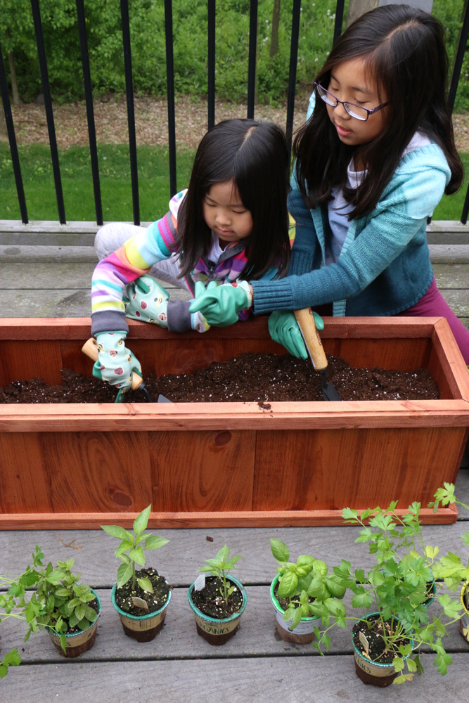 Digging in to grow some good in partnership with Mrs. Meyer's Clean Day! Learn how you can make a difference in your own community.