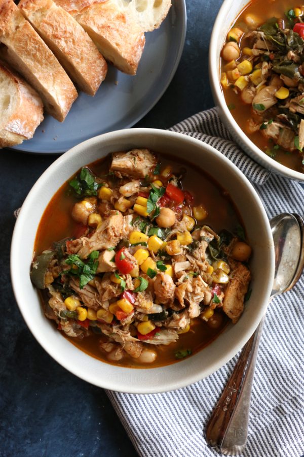 25 Delicious Chicken Dinners To Make Now! Whether you're a breast fan, chicken thigh meat or rotisserie chicken fan, I've got you guys covered with these chicken dinner recipes! These are tested and oh so good! Perfect for a weeknight dinner!