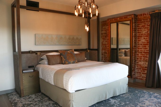 The Charmant Hotel in La Crosse, Wisconsin! Stylish, unique and so lovely! This is the only independent boutique hotel in&nbsp;La Crosse! If you're ever in the area, you simply must stop in for dinner or a drink at the bar and if you're staying the night, you have to check it out!&nbsp;