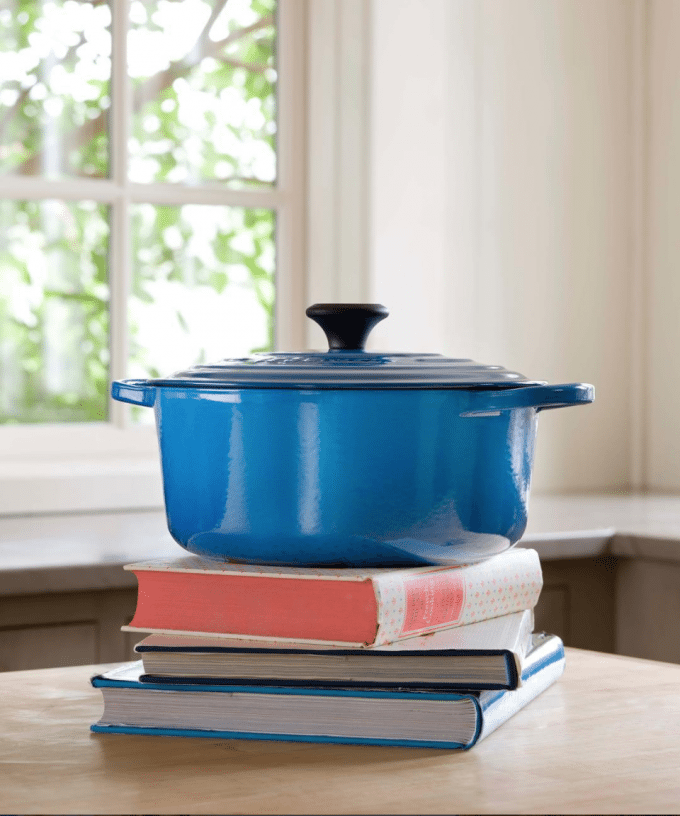Le Creuset Giveaway!&nbsp;Happy Holidays everyone!&nbsp;I&rsquo;m celebrating the holiday season with some giveaways just for YOU! Check them out!