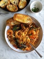 Seafood Pasta with Linguine Shrimp and Mussels