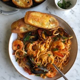 Seafood Pasta with Linguine Shrimp and Mussels