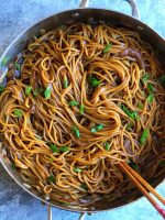 vegetarian lo mein in wok