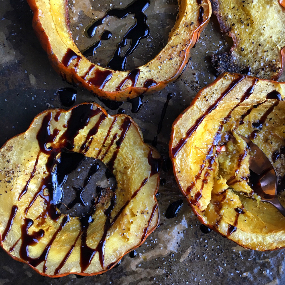 25 Recipes for Fall! Get ready, guys, because my favorite season for cooking is right around the corner! From acorn squash to pumpkin to chilis and soups, here are some of my favorite recipes!