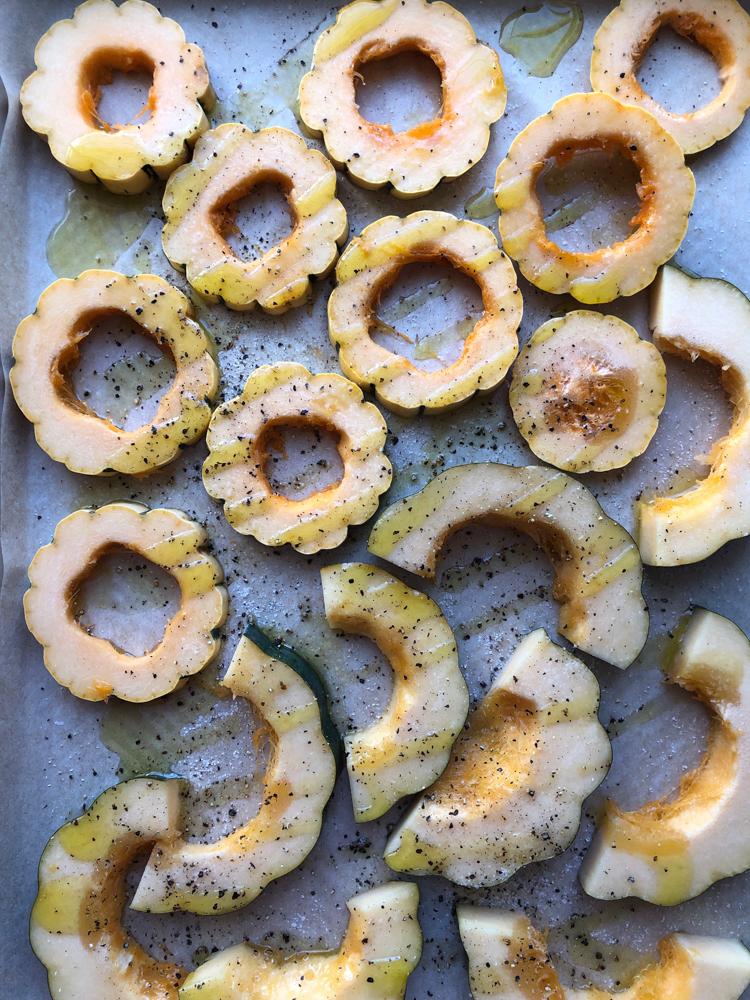 25 Recipes for Fall! Get ready, guys, because my favorite season for cooking is right around the corner! From acorn squash to pumpkin to chilis and soups, here are some of my favorite recipes!