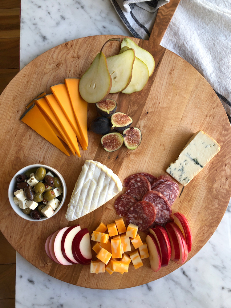 25 Recipes for Fall! Get ready, guys, because my favorite season for cooking is right around the corner! From acorn squash to pumpkin to chilis and soups, here are some of my favorite recipes!