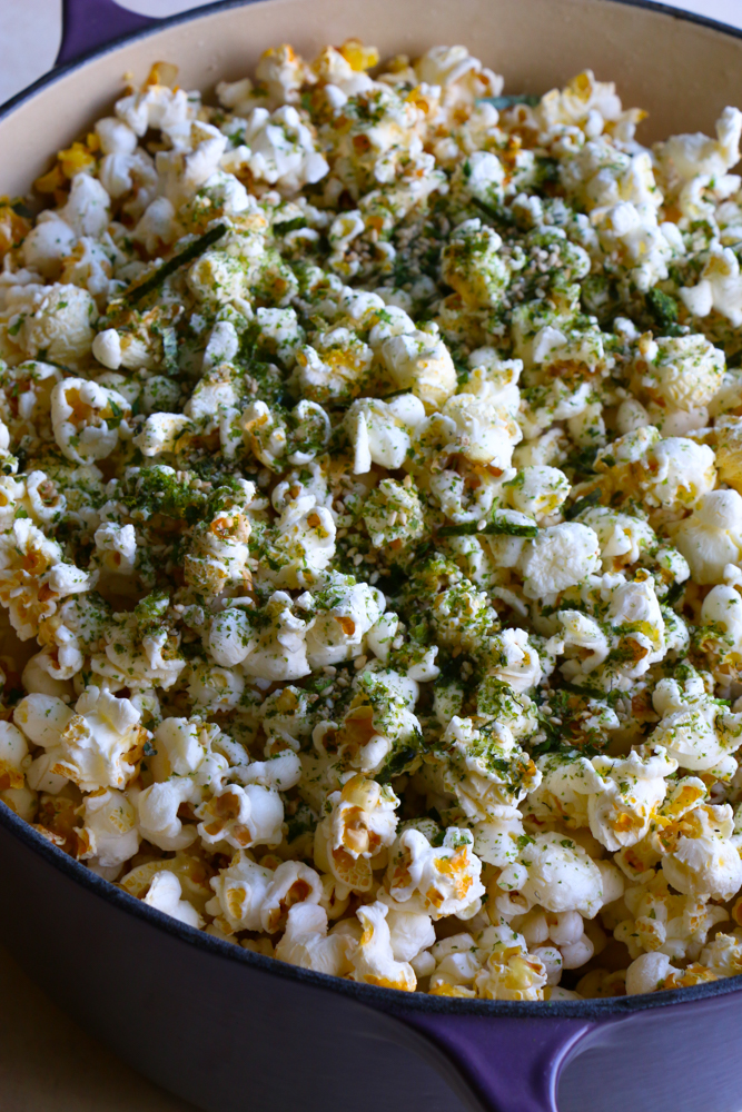 A popular, delicious and addicting Hawaiian snack, Hurricane Popcorn is popcorn with furikake and nori maki arare rice crackers.