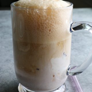 Classic Root Beer Floats!! I haven't had a root beer float in ages! It's time to take it back to the easy, simple classics. So good!