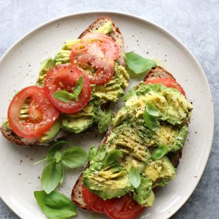 25 Recipes for Mother's Day! Treat mom and make something special! From chocolate cake to pizza, to pasta to a salad, you can find it here!