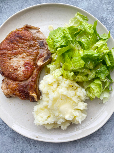 How To Cook Pork Chops On The Stove. I'm showing you a delicious and super easy brine recipe and how to pan fry your pork chops.