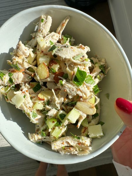 Apple Almond Chicken Salad with apples, almonds, celery and more. This chicken salad is inspired by the chicken salad from Malvern Buttery.