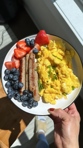 10 Protein Rich Meals and Snack Ideas! For those of us eating lots of protein, this post is for you! Here are 10 fun ways to get more protein!
